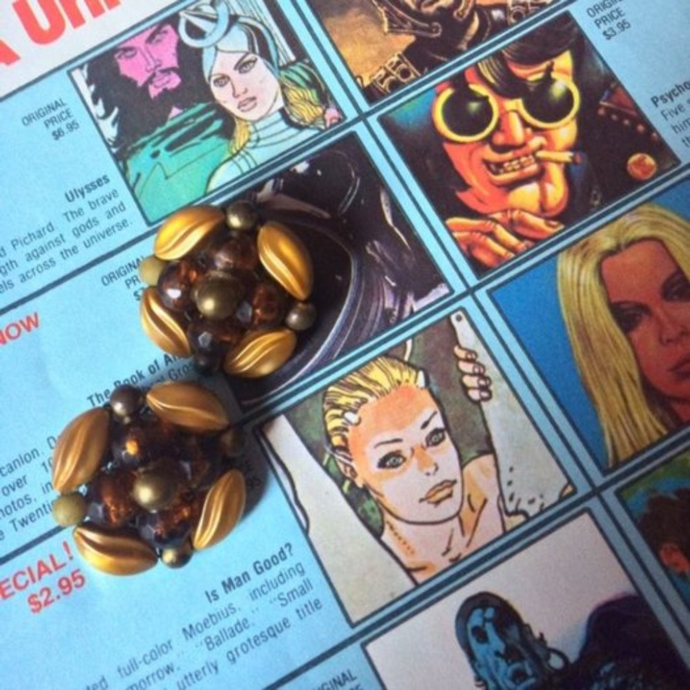 Vintage Carmel and brown bead clip earrings